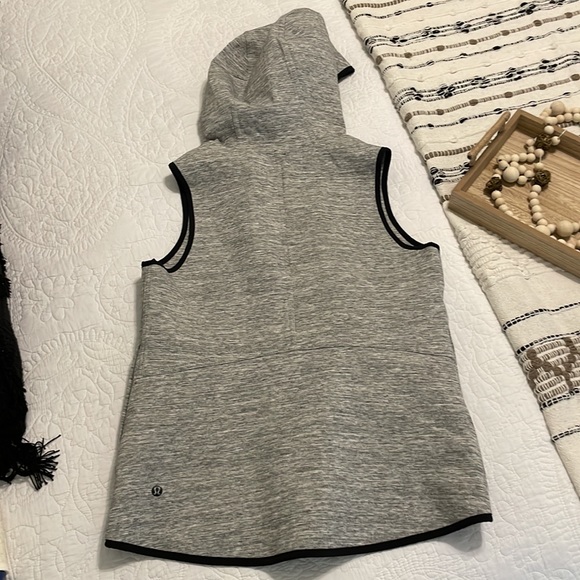 LULULEMON HOODED VEST - Picture 7 of 8